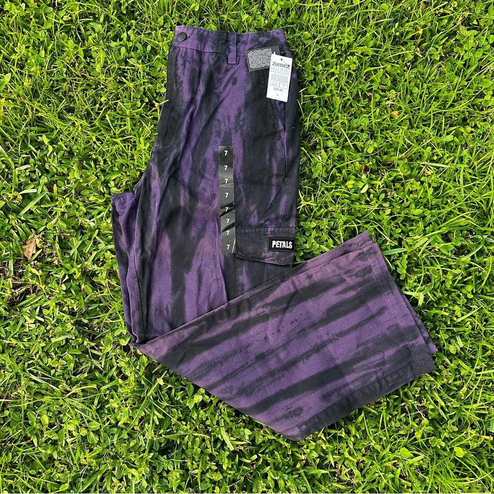 Zumiez Petals Baggy Jeans Purple and Black Size 7
